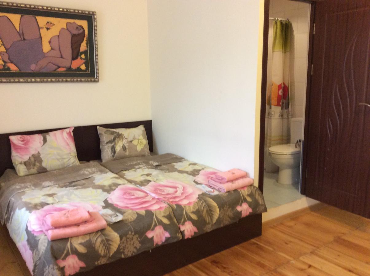 Bonjour Guest House Erevan Esterno foto